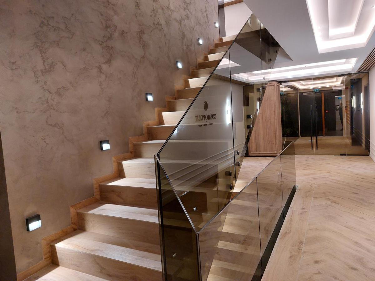 Cosmopolit By Riba *