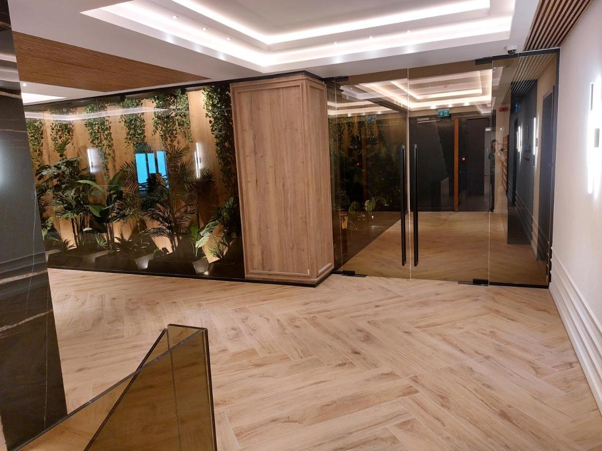 Apartment Cosmopolit By Riba *